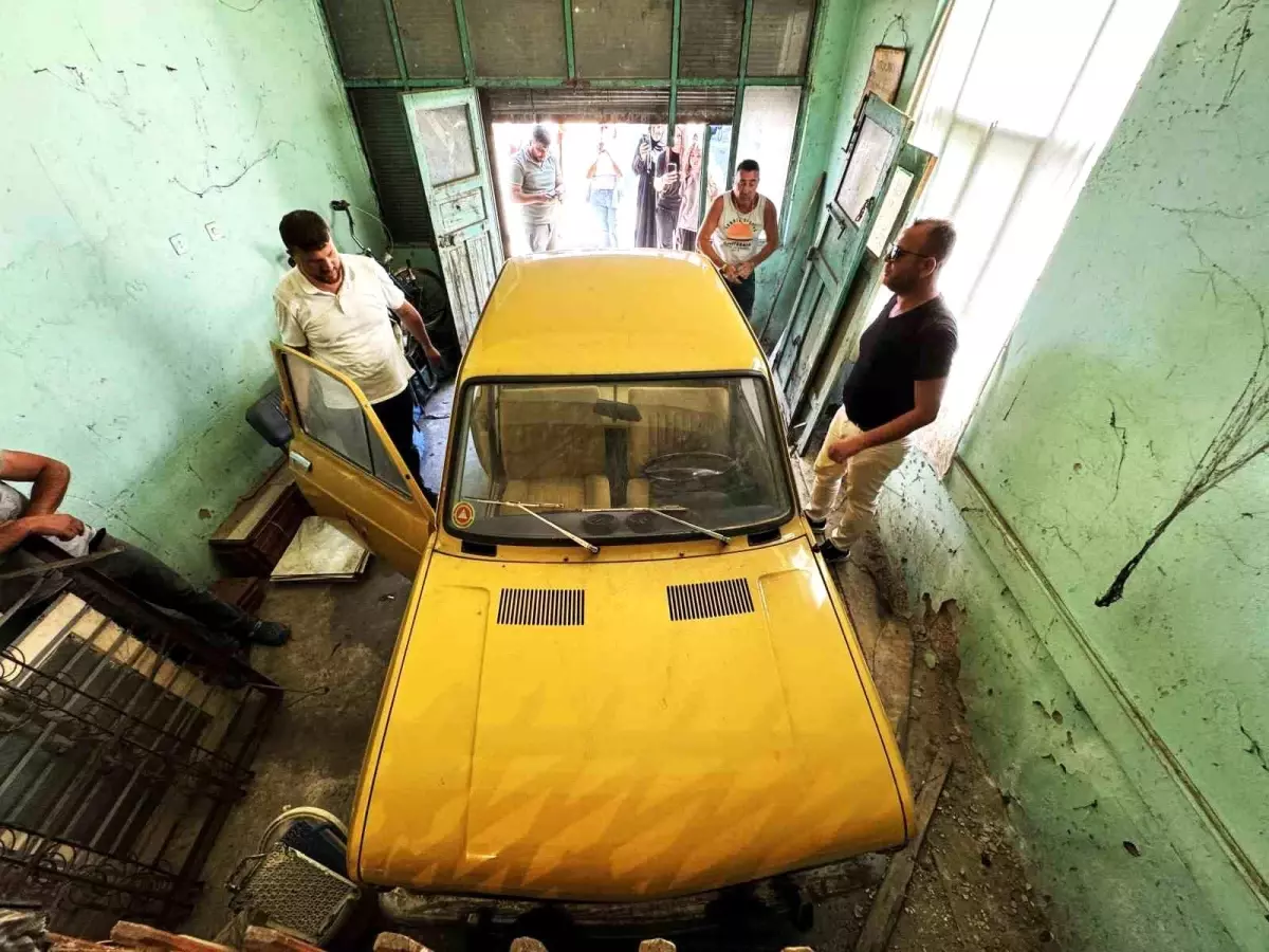 44 yil garajda kalan zastava 1100 satildi z7ufGqW1