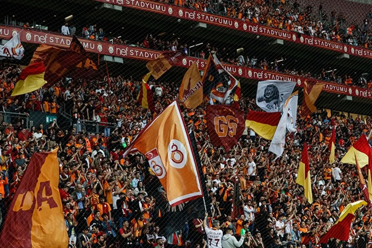 galatasarayin yolladigi futbolcu 4 gol birden atti MwsX8Ttc