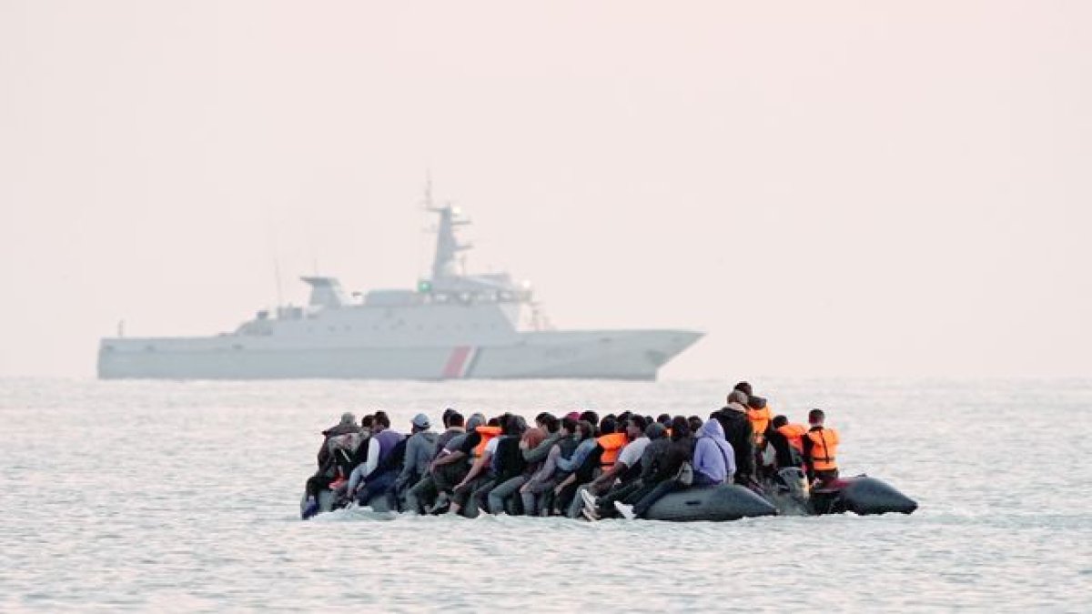 hukumet gocmen politikalarinda sertlesmeye gidiyor oteller siginmacilara kapaniyor tcYsOSzm