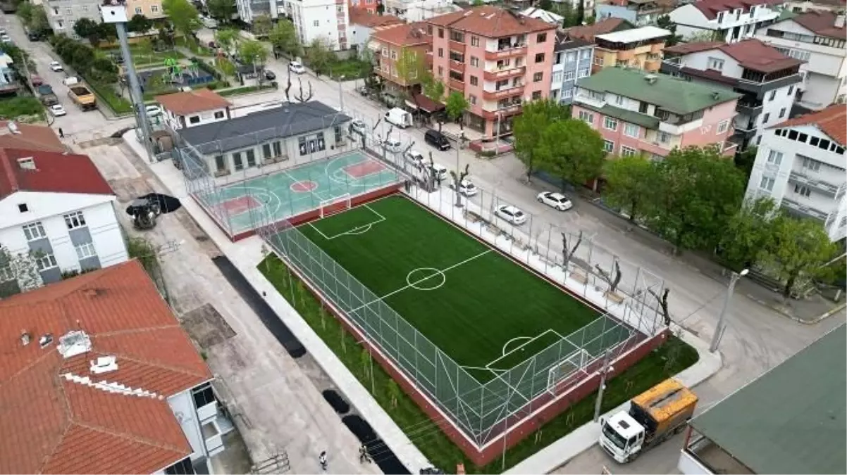 korfez belediyesi futbol okulunda 750 cocuk profesyonel futbol egitimi aliyor ZyxlOUwz