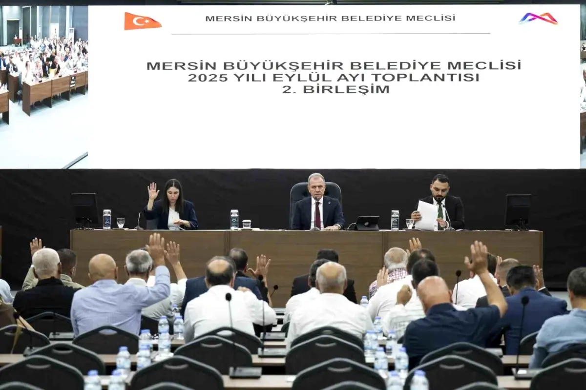 mersin buyuksehir belediye baskani secerden vatandas odakli hizmet vurgusu DjQWNjXA