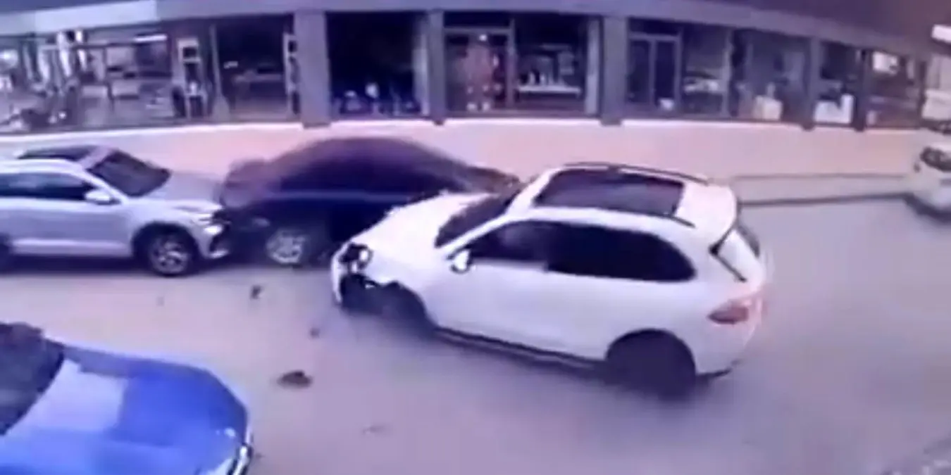 tokatta luks porsche cipin tekerle carpisma sonucu koptu ab2uPCP6