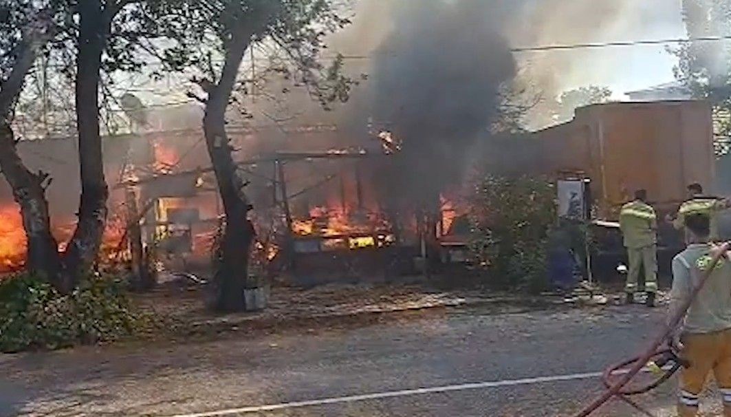 antalyada terk edilmis baraka alev topuna dondu uMMaMUKd.jpg