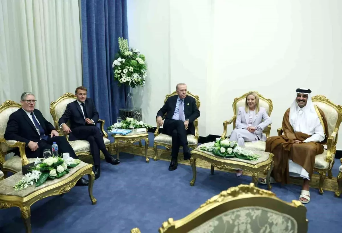 cumhurbaskani erdogandan italya basbakani meloniye sigarayi biraktirmam lazim PPiTyGbH.jpg