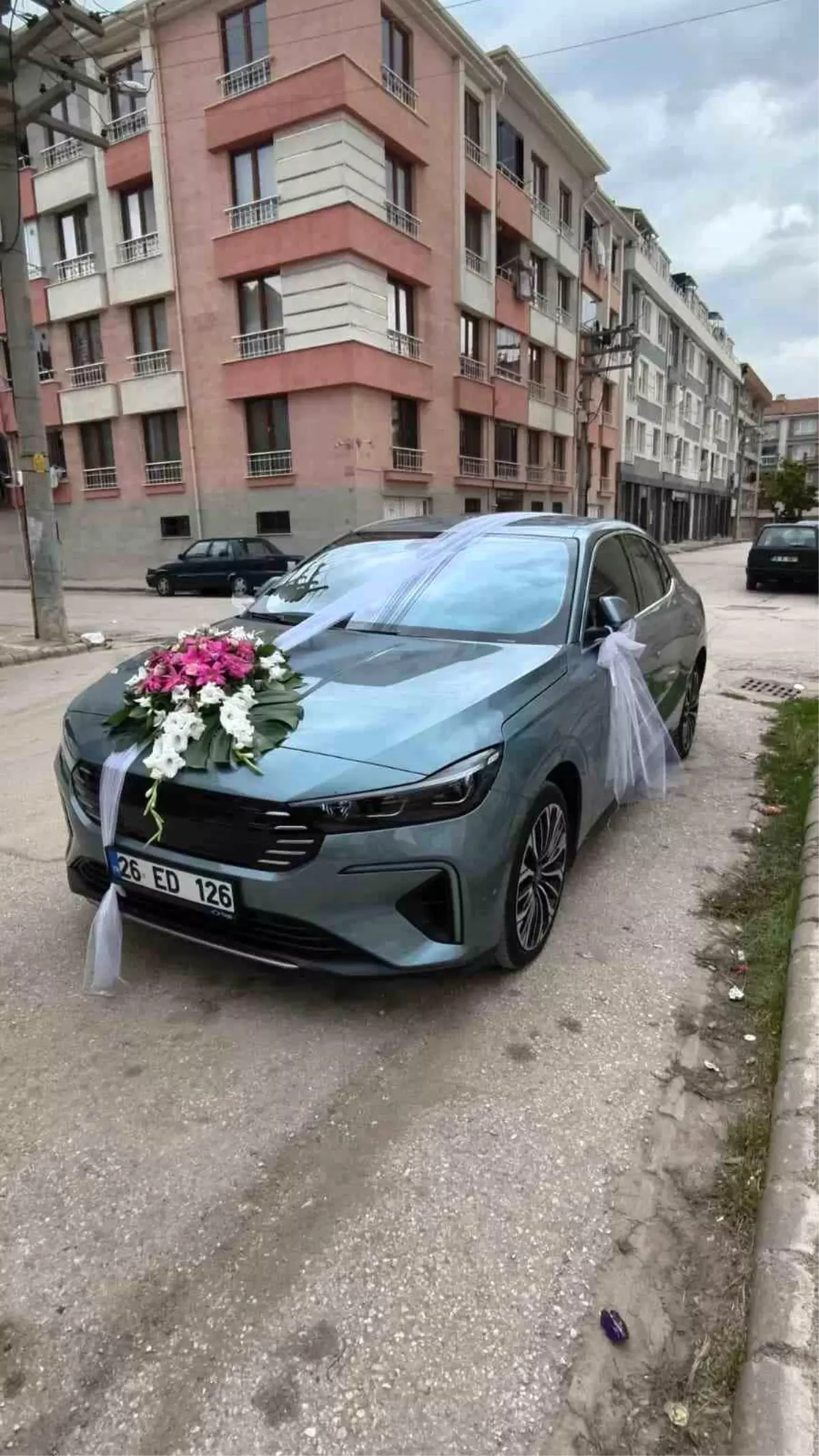 eskisehirde dugun arabasi olarak togg t10f tercih edildi CQMalKPF.jpg