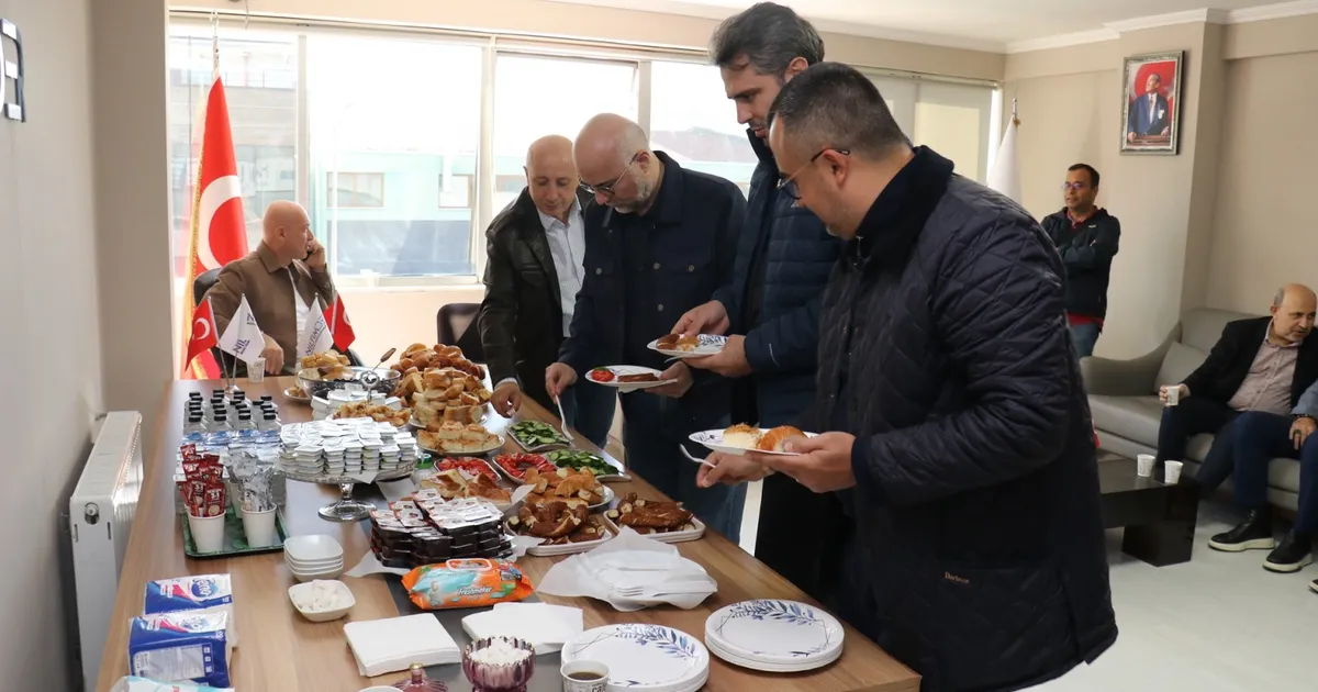 niltimderden uye kahvaltisi 3hlKPIkB