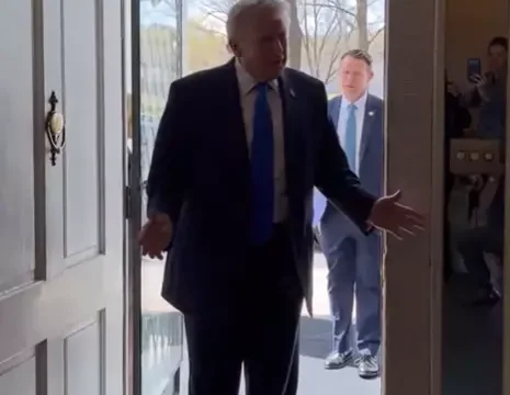 Trump, Orta Doğu Gerginliğinde Graceland’ı Ziyaret Etti